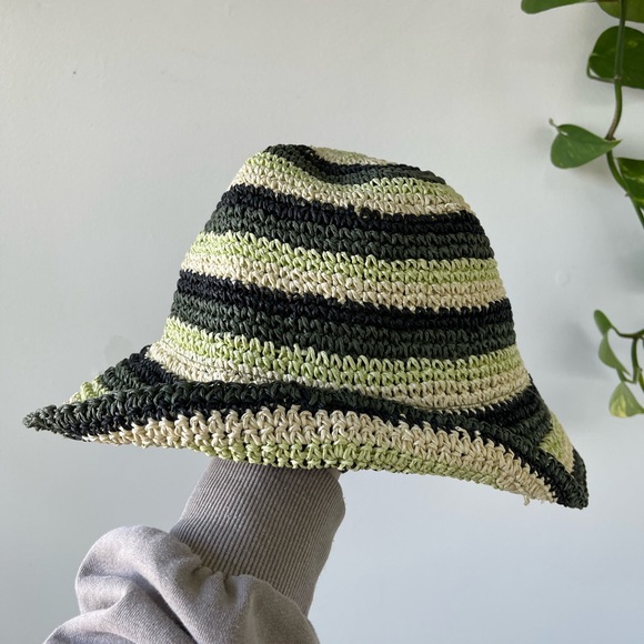 Beach hat - Picture 3 of 6